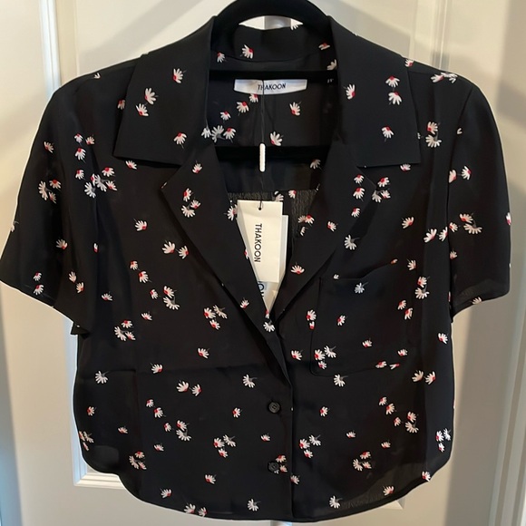 New Thakoon Black Daisy Print Cropped Short Sleeve Top Multiple Sizes Available - Picture 1 of 4